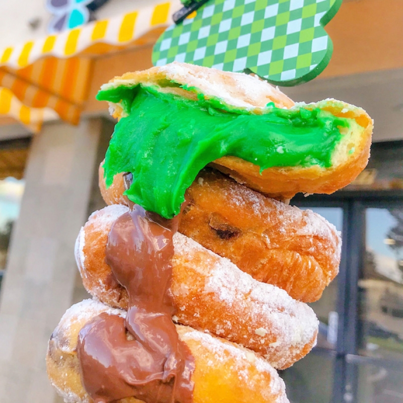 Ponchik Papillon International Bakery